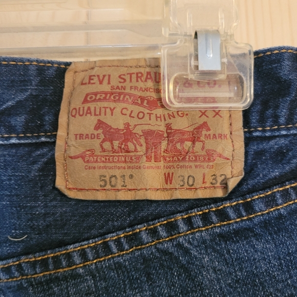 Levi's 501 Denim Jeans Straight Leg 30 x 32 button fly - Picture 5 of 6